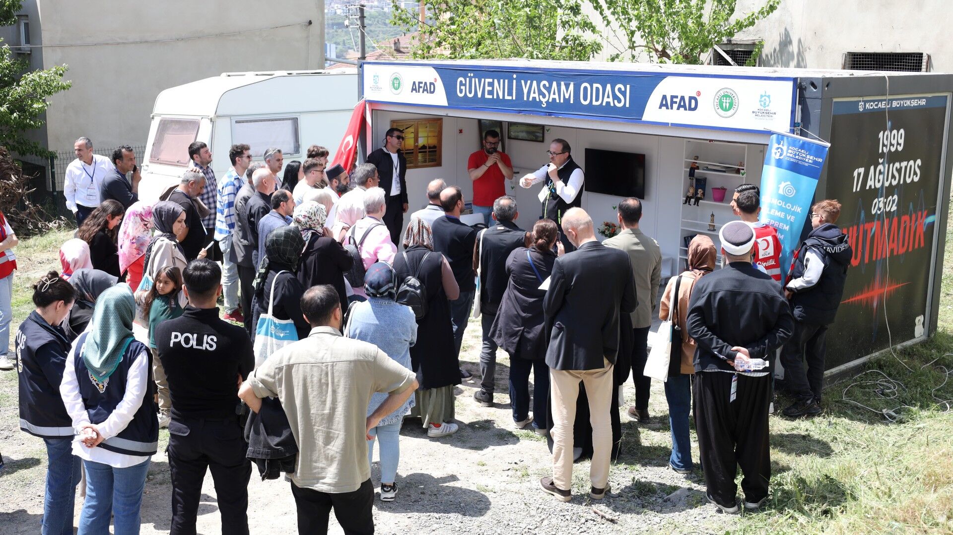 Büyükşehir, Dilovası’nda Afetlere Hazırlık Eğitimi Verdi (7)