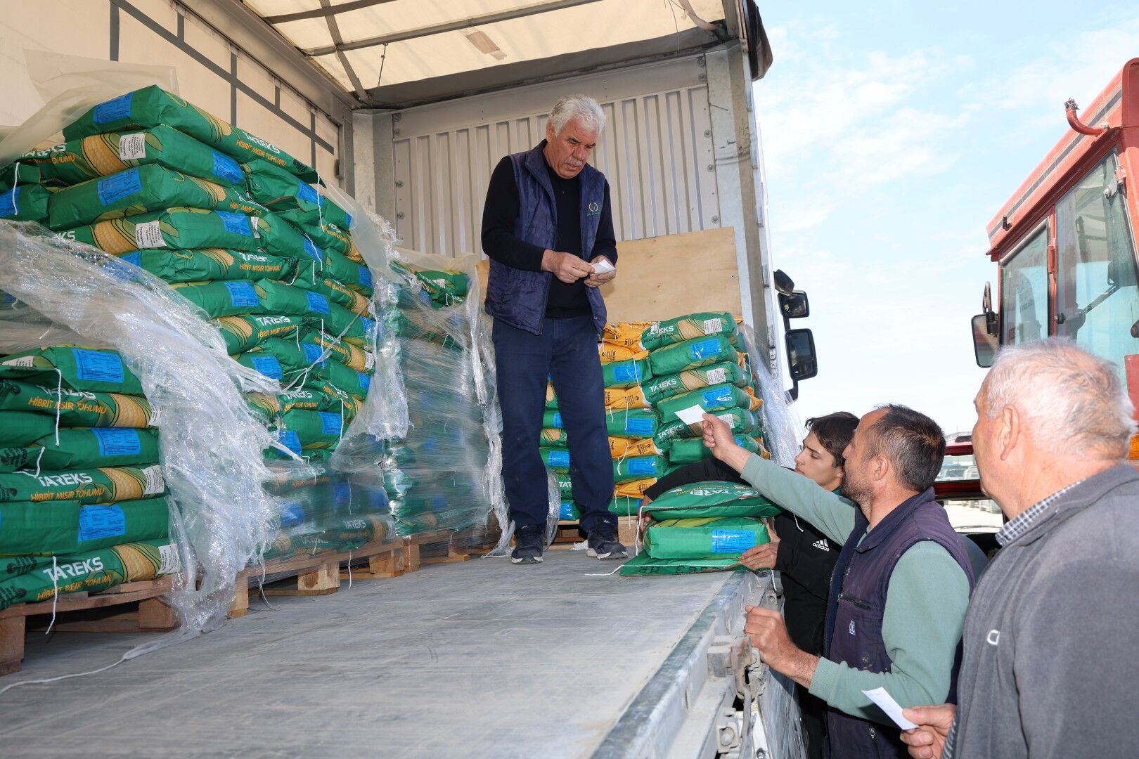 Büyükşehir’den Çiftçiye 27 Milyonluk Dev Destek (1)-1