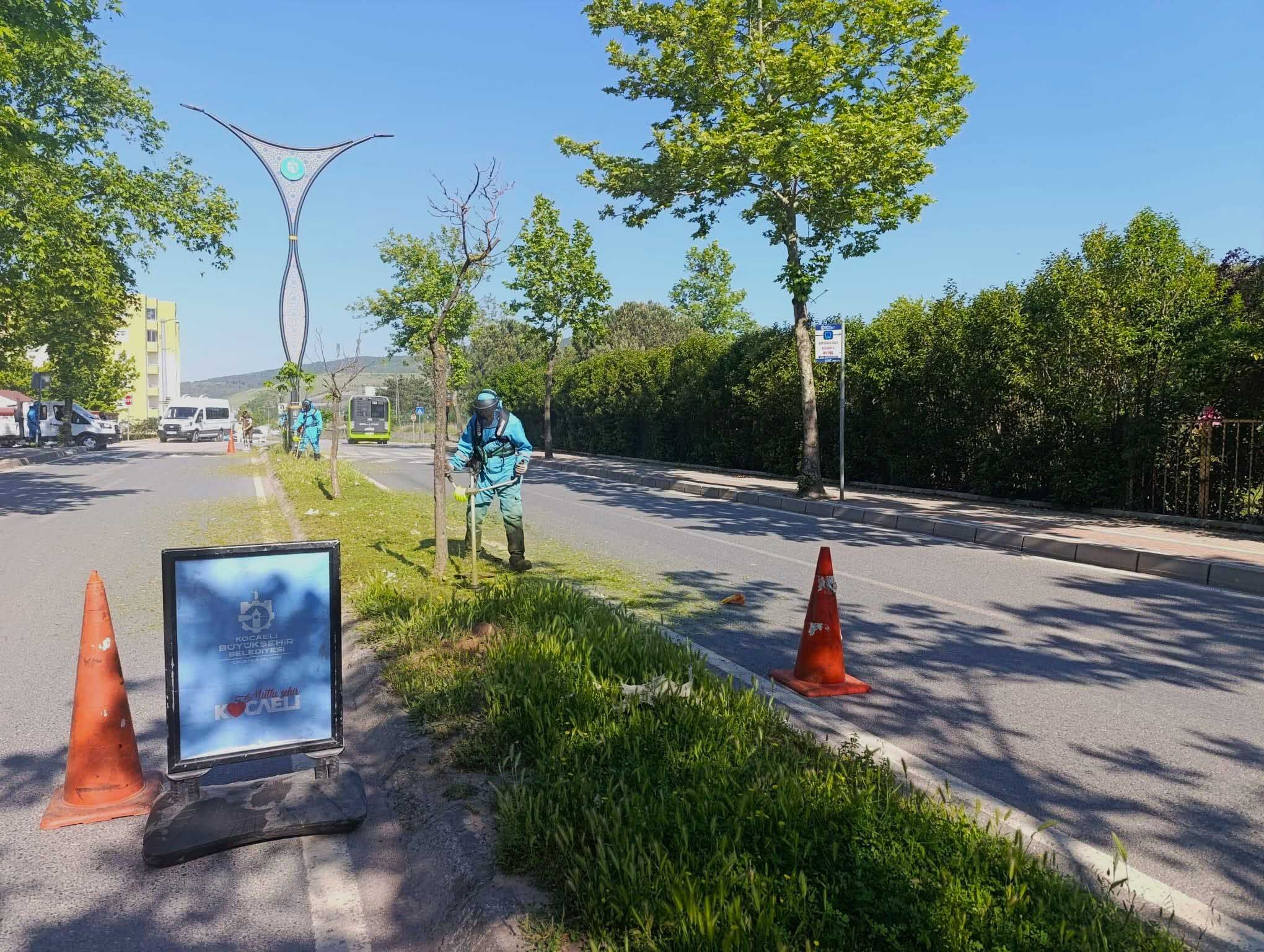 Büyükşehir'den Kentin Her Noktasında Detaylı Temizlik (2)