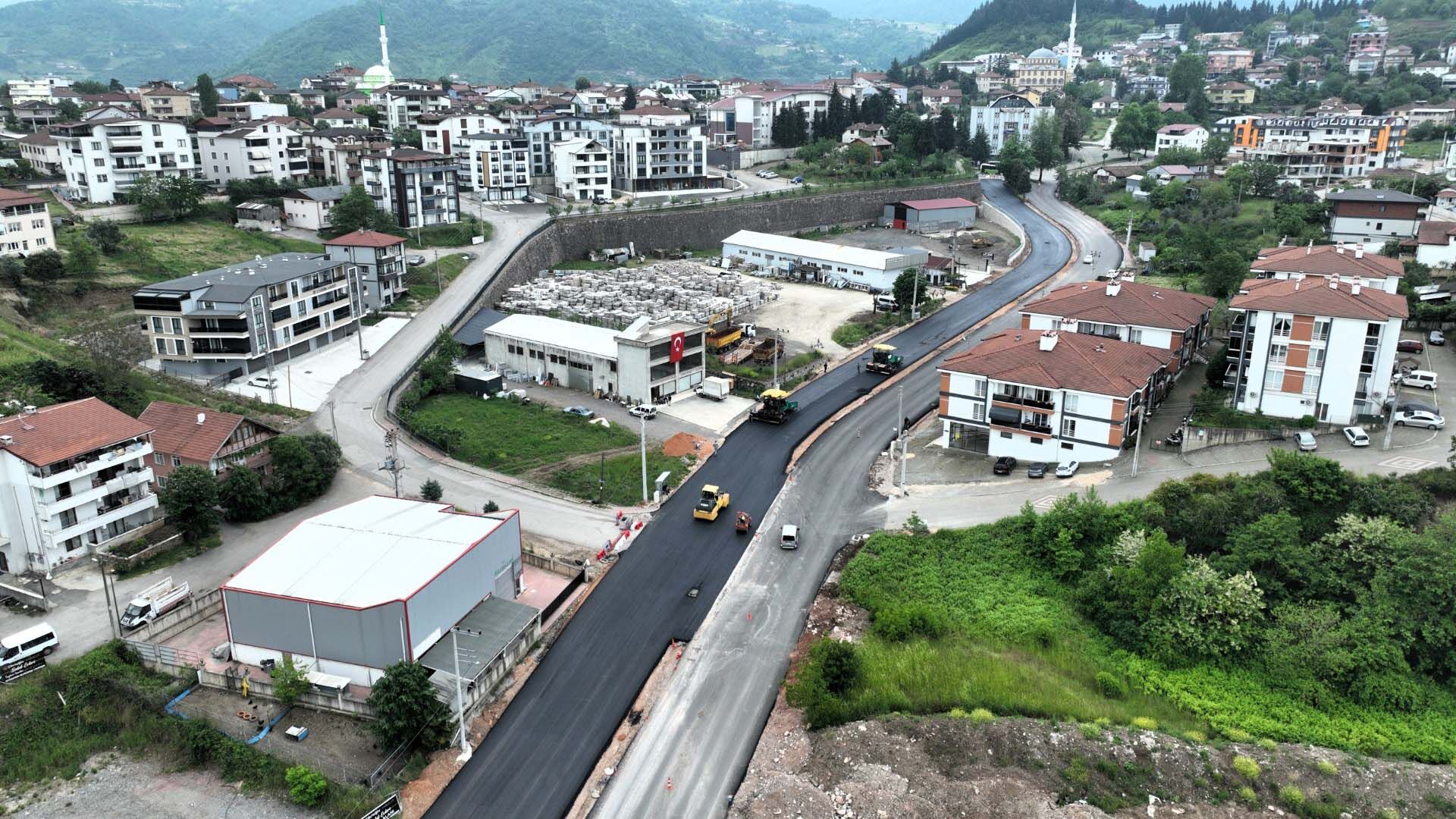 Büyükşehir'le Yollar Genişliyor, Trafik Rahatlıyor (27)