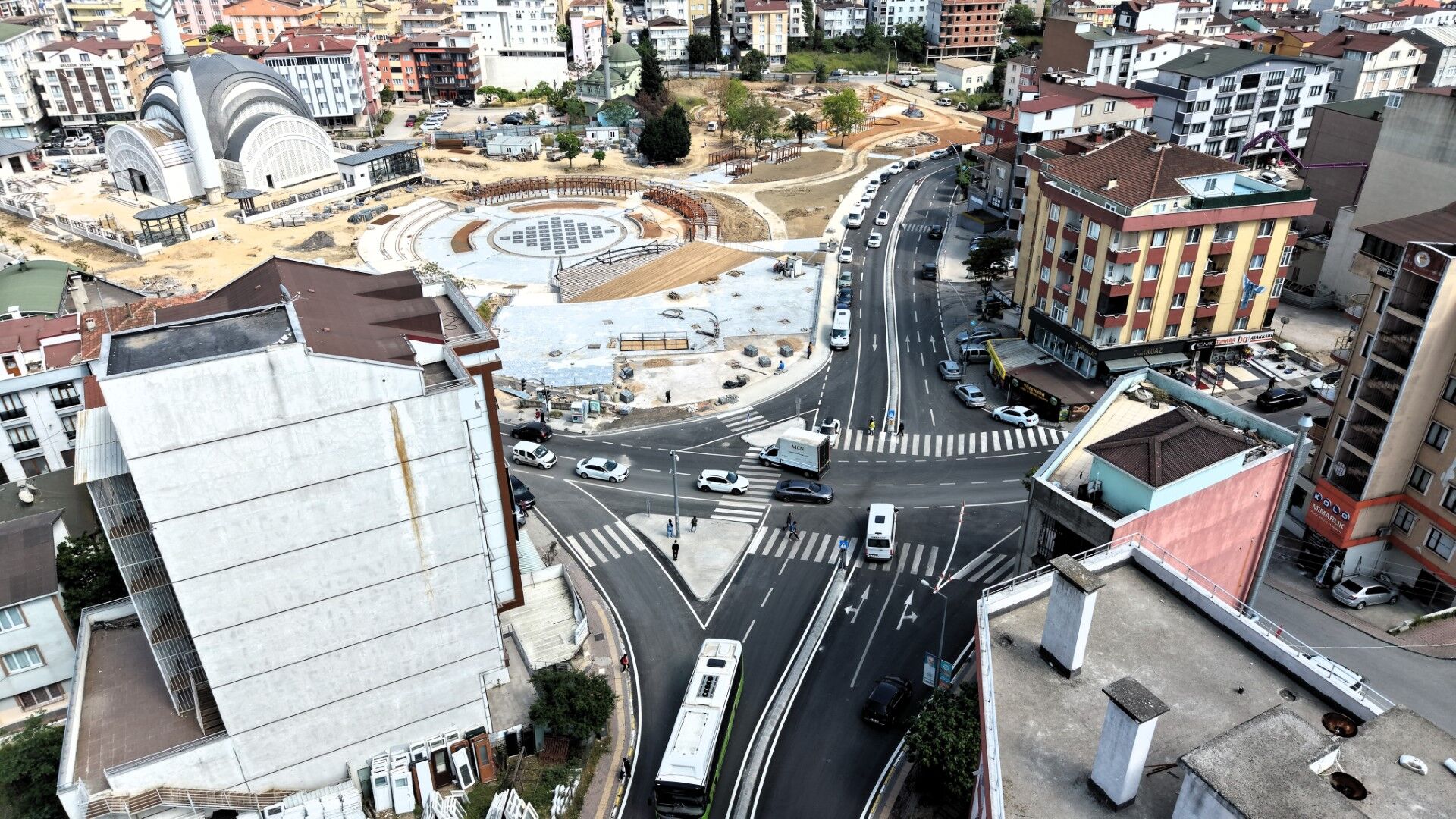 Çayırova'daki Kavşakta Büyükşehir Imzası (1) (Büyük)
