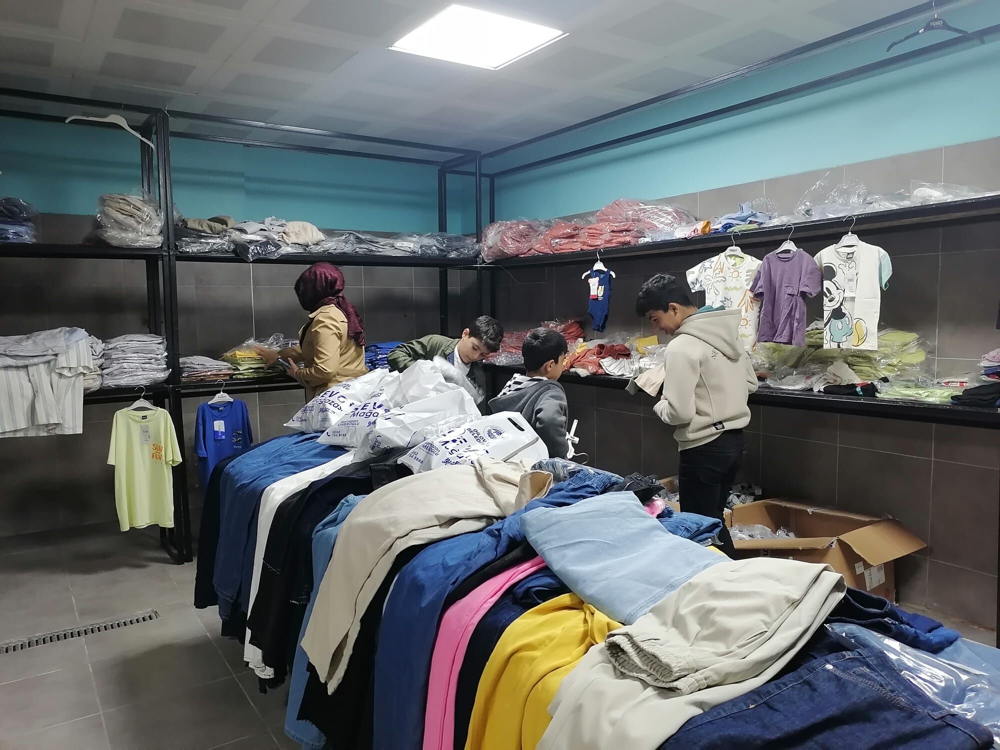 Dilovası Belediye Başkanı Ramazan Ömeroğlu’ndan 400’Ü Aşkın Çocuğa Bayram Sevinci (1)
