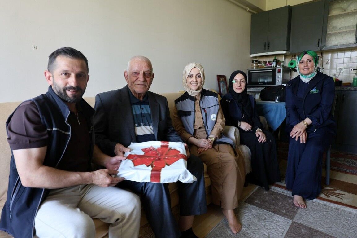Kartepe’de Gönüllere Dokunan Bayram Ziyareti (10)