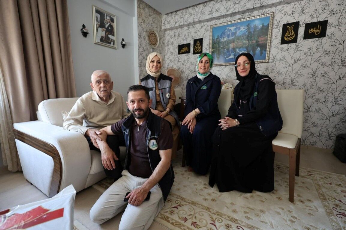 Kartepe’de Gönüllere Dokunan Bayram Ziyareti (7)