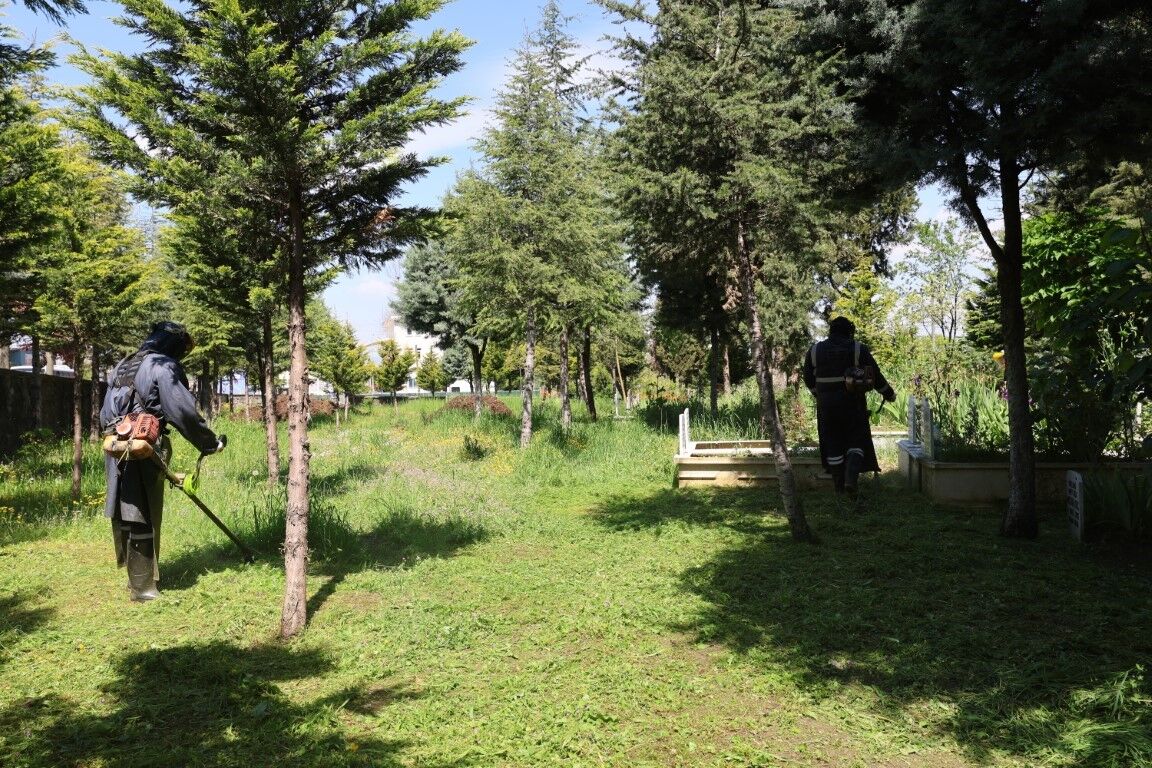 Kartepe'de Yeşil Alanlar Bayrama Hazırlanıyor (5)