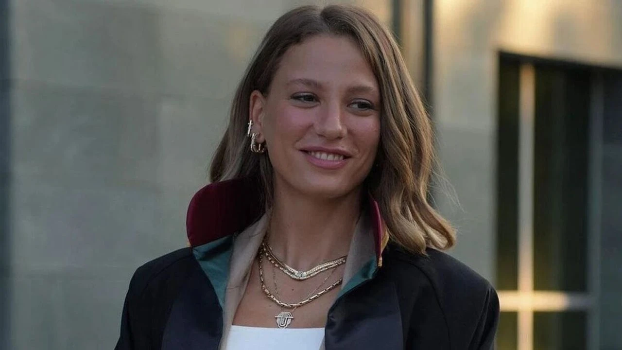 Serenay Sarikaya Gozaltina Alindi