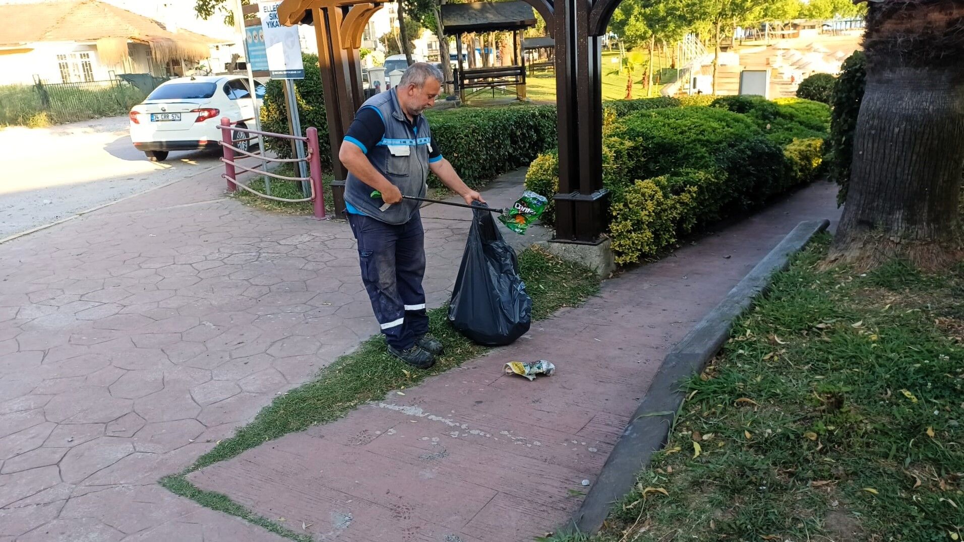 Başiskele Sahili Büyükşehir’le Hem Temiz, Hem Güvenli (11)
