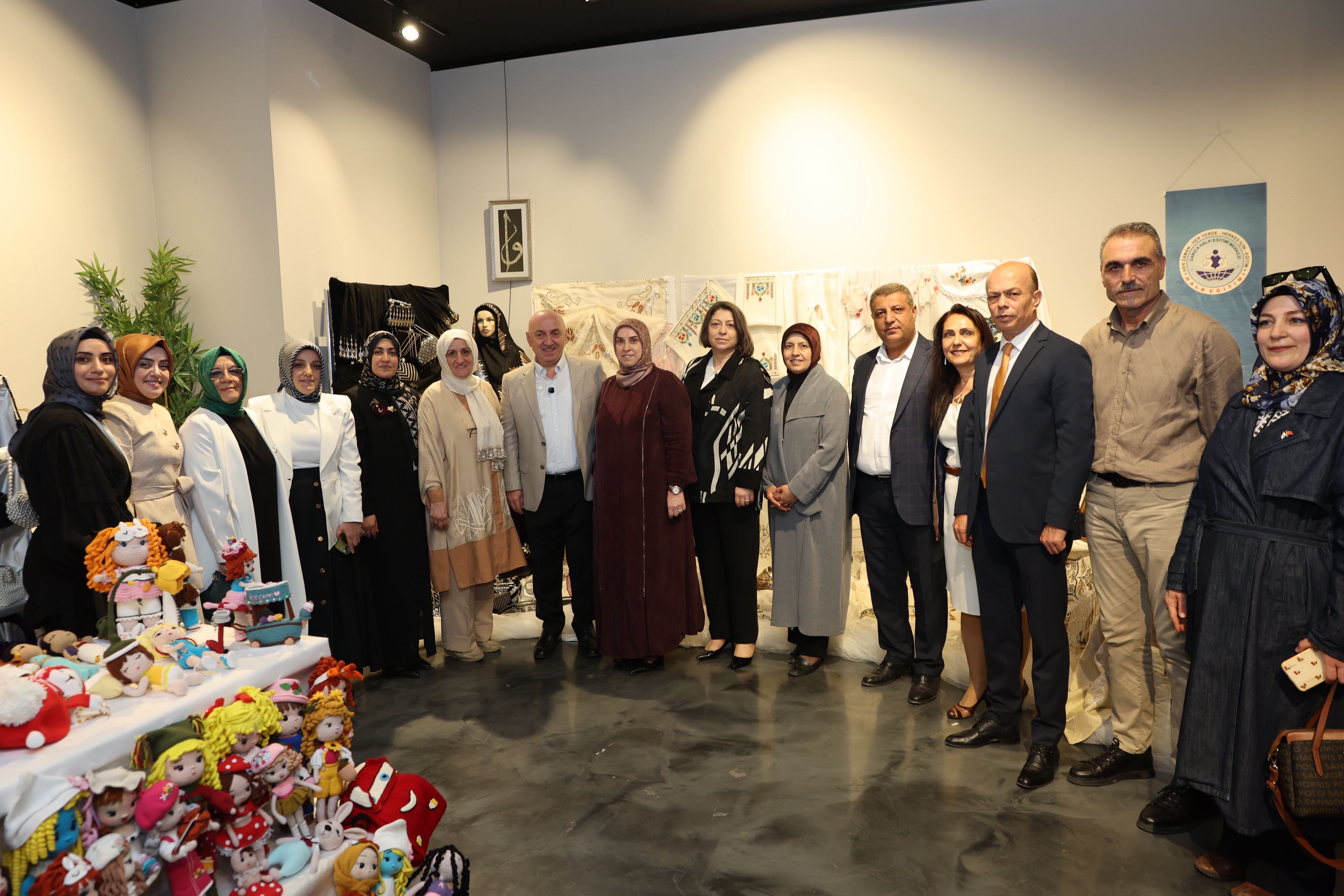 Darıca’da Üreten Kadınların Emeği Sergiye Dönüştü (2)
