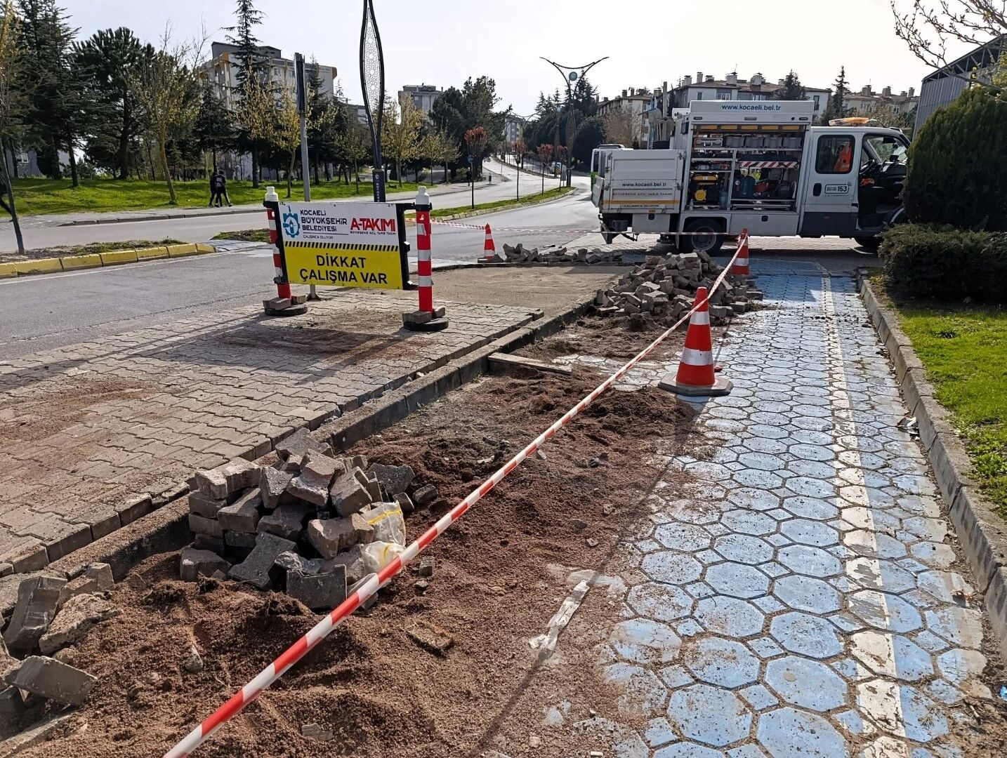 İzmit 17 Ağustos Bulvarı Baştan Sona Yenileniyor (1)