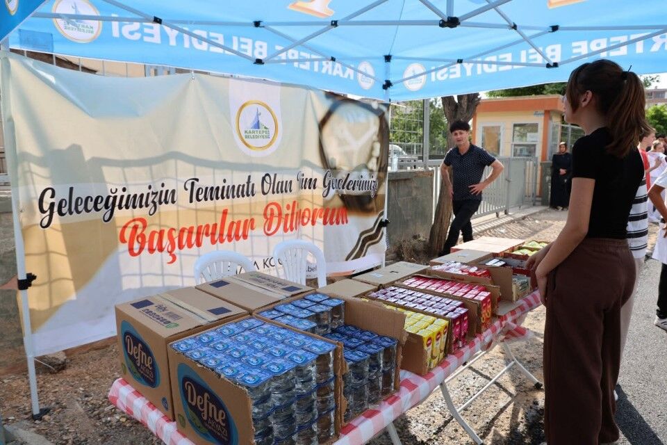 Kartepe Belediyesi’nden Lgs Adaylarına Tatlı Destek (2)