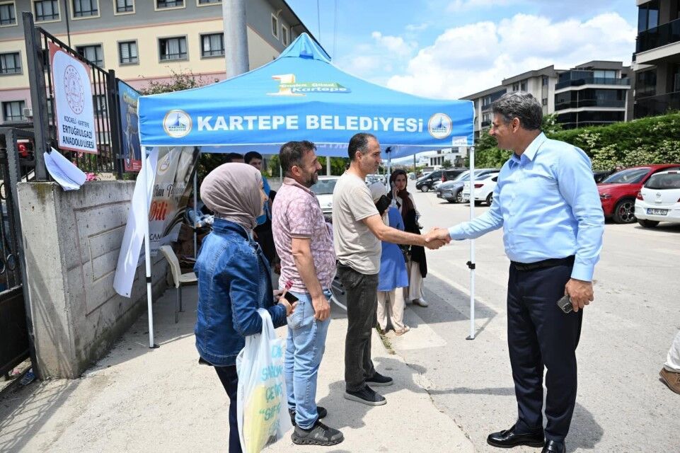 Kartepe Belediyesi’nden Lgs Adaylarına Tatlı Destek (4)