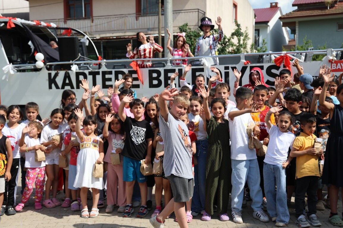 Kartepe’de Bayram Coşkusu Mahalle Mahalle Yaşandı (6)