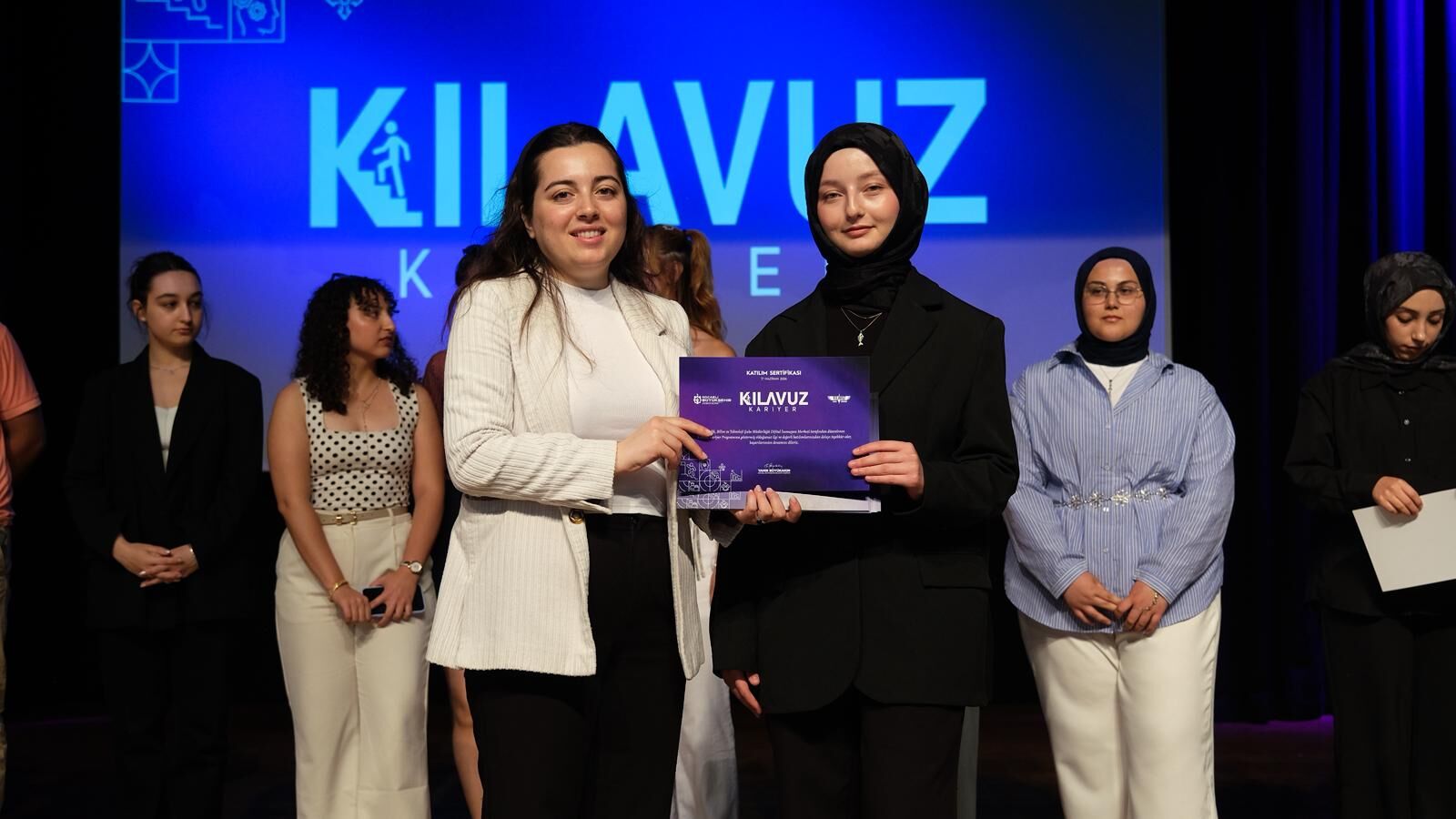 Kılavuz Kariyer’de 358 Öğrenci Sertifika Aldı (2)