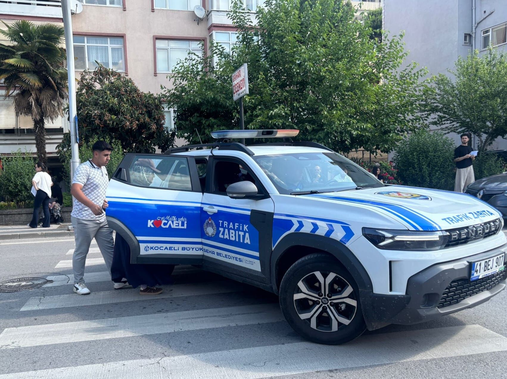 Kocaeli Zabıtası Yks’de Gençleri Yalnız Bırakmadı (4)