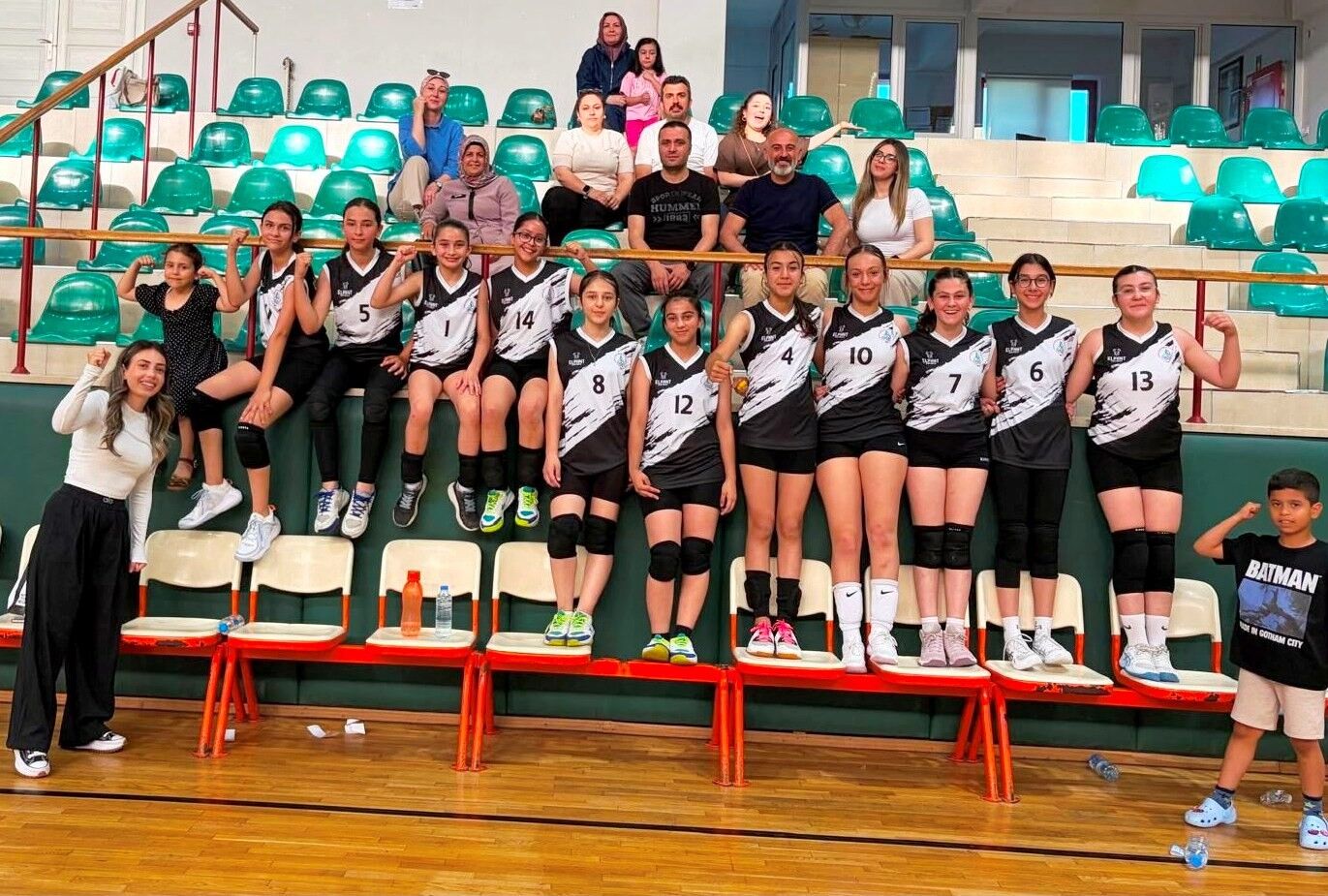 Körfezin Voleybolcu Midi Kızları Şampiyon Oldu 1