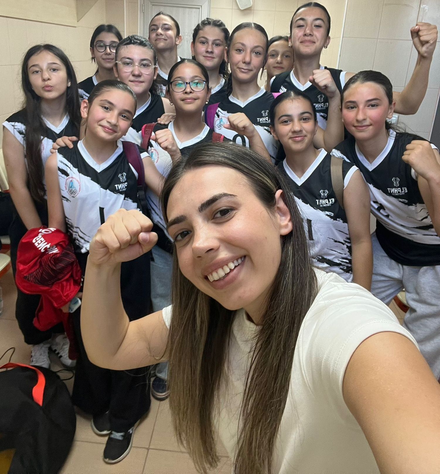 Körfezin Voleybolcu Midi Kızları Şampiyon Oldu 3