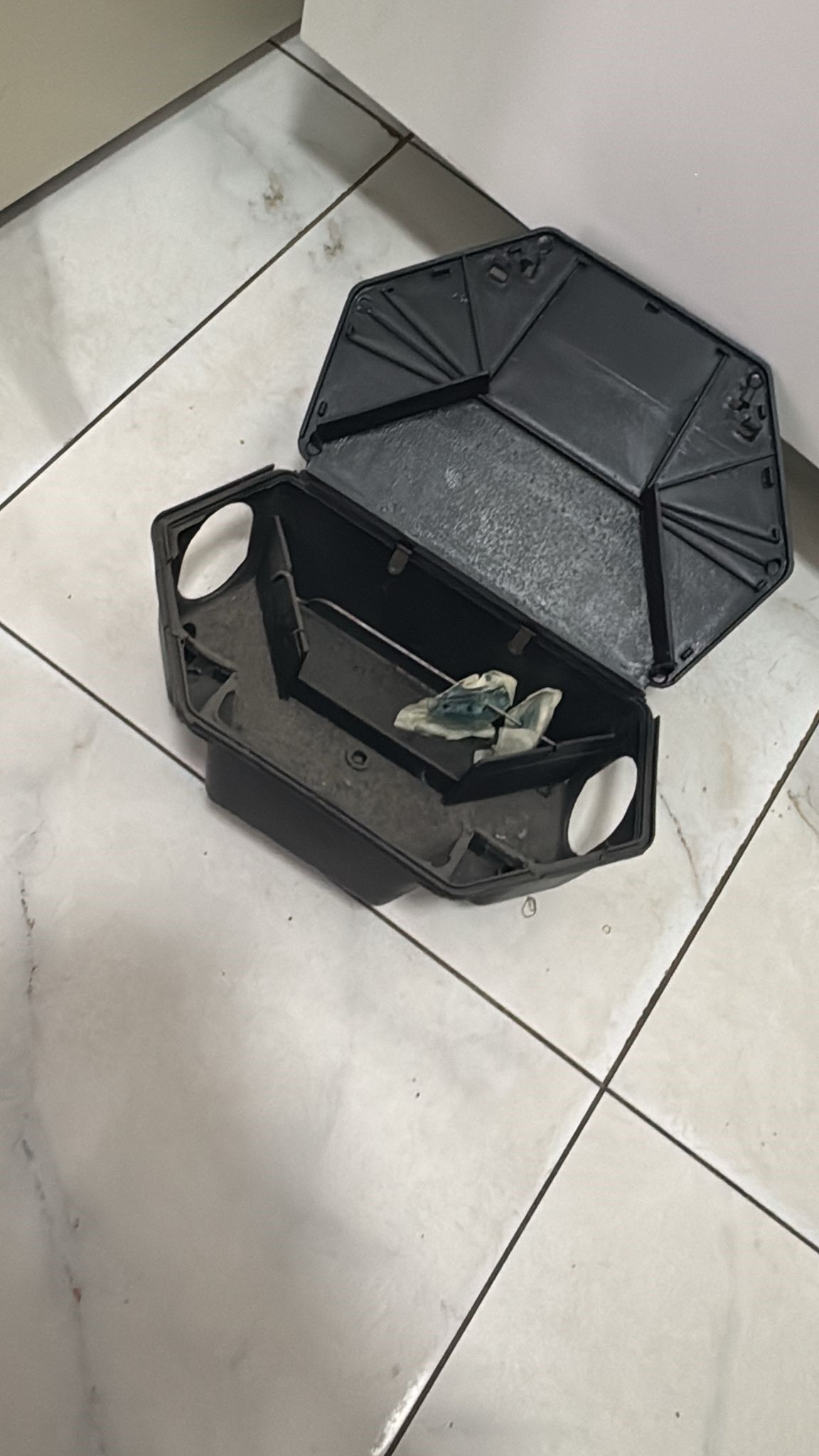 A W747260 03