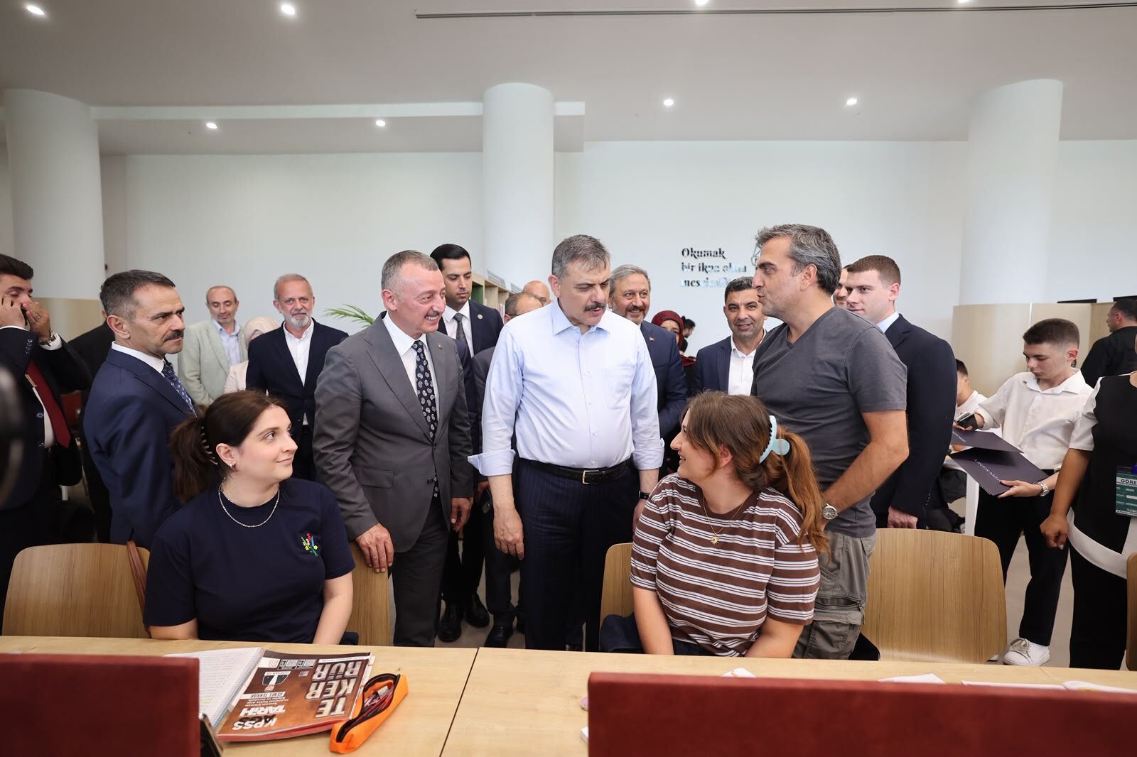 Bakan Çiftçi’den Alev Alatlı Kütüphanesi’ne Tam Not (5)