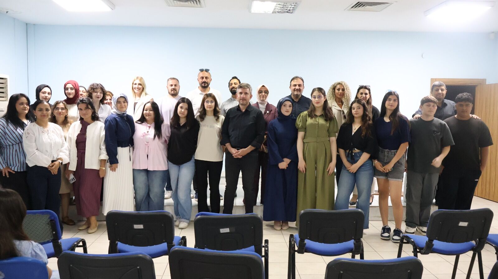 Beyaz Kalpler’de Mezuniyet Heyecanı (9)