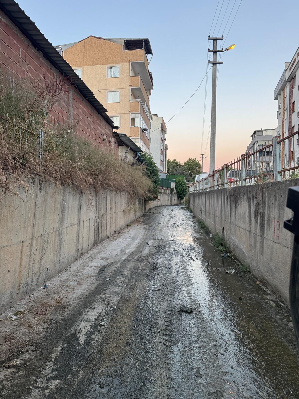 Dere Yataklarina Atilan Atiklar Taşkin Ri̇ski̇ni̇ Artiriyor Yeni (4)