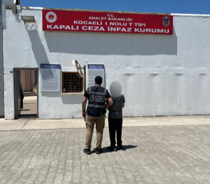 Kocaeli Polisi Zehir Tacirini Kıskıvrak Yakaladı