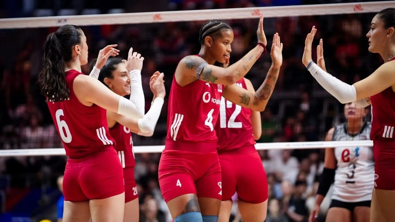 Filenin Sultanları’nın VNL Final Etabı Kadrosu Netleşti: Çeyrek Finalde Rakip Kanada!