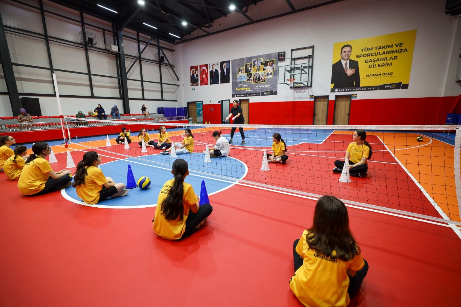 Genci Ala Kapalı Spor Salonu 3