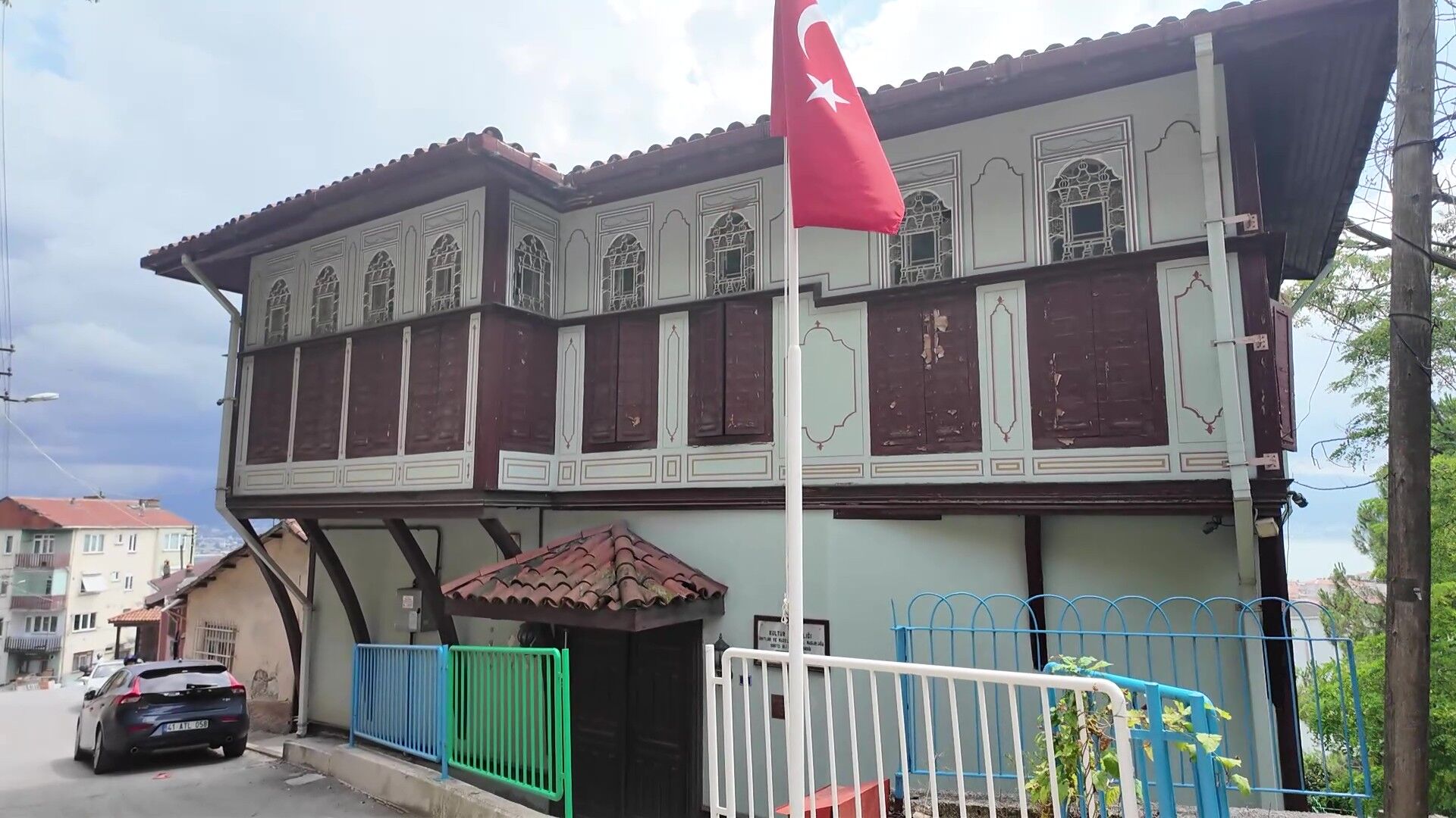 Izmit Tarihi Gezi Frame At 3M4S