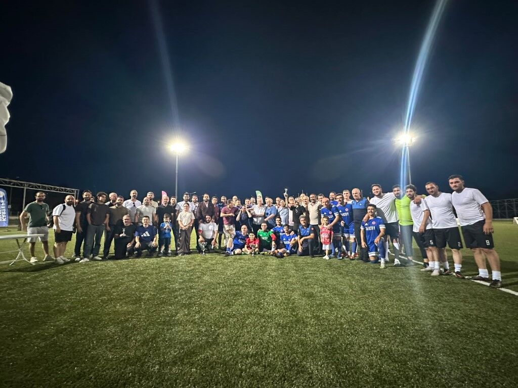 Kartepe Belediyesi'nde Futbol Turnuvası Dostlukla Tamamlandı (2)