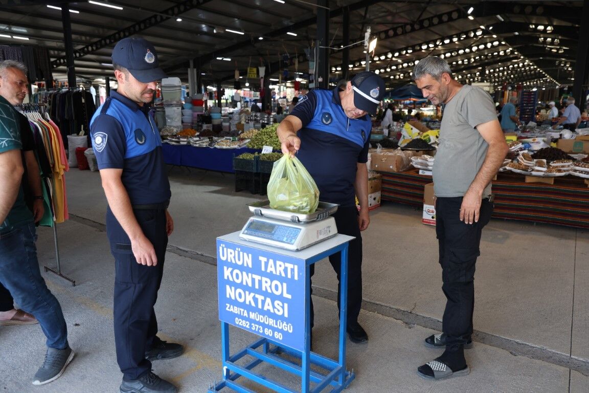 Kartepe'de Pazarlarda Zabıta Denetimi Sürüyor (2)