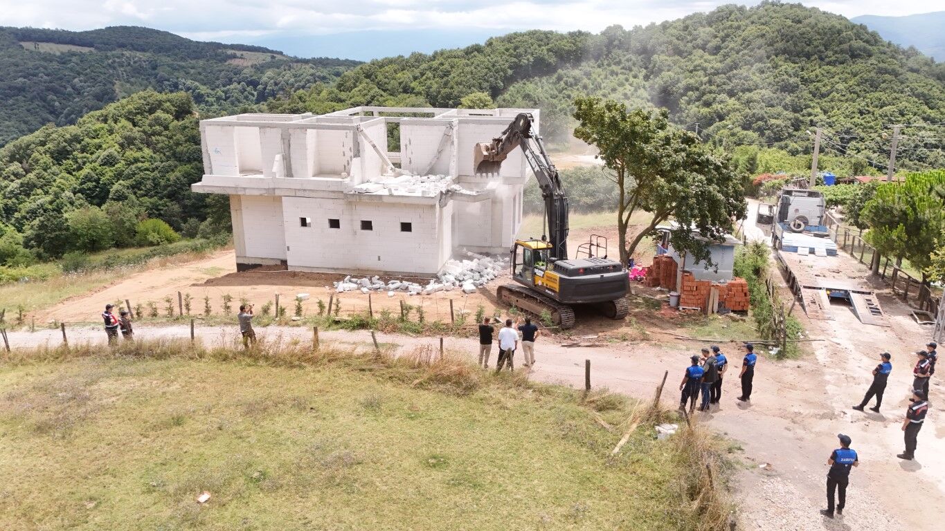 Kartepe'de Ruhsatsız Yapılara Geçit Yok (2)