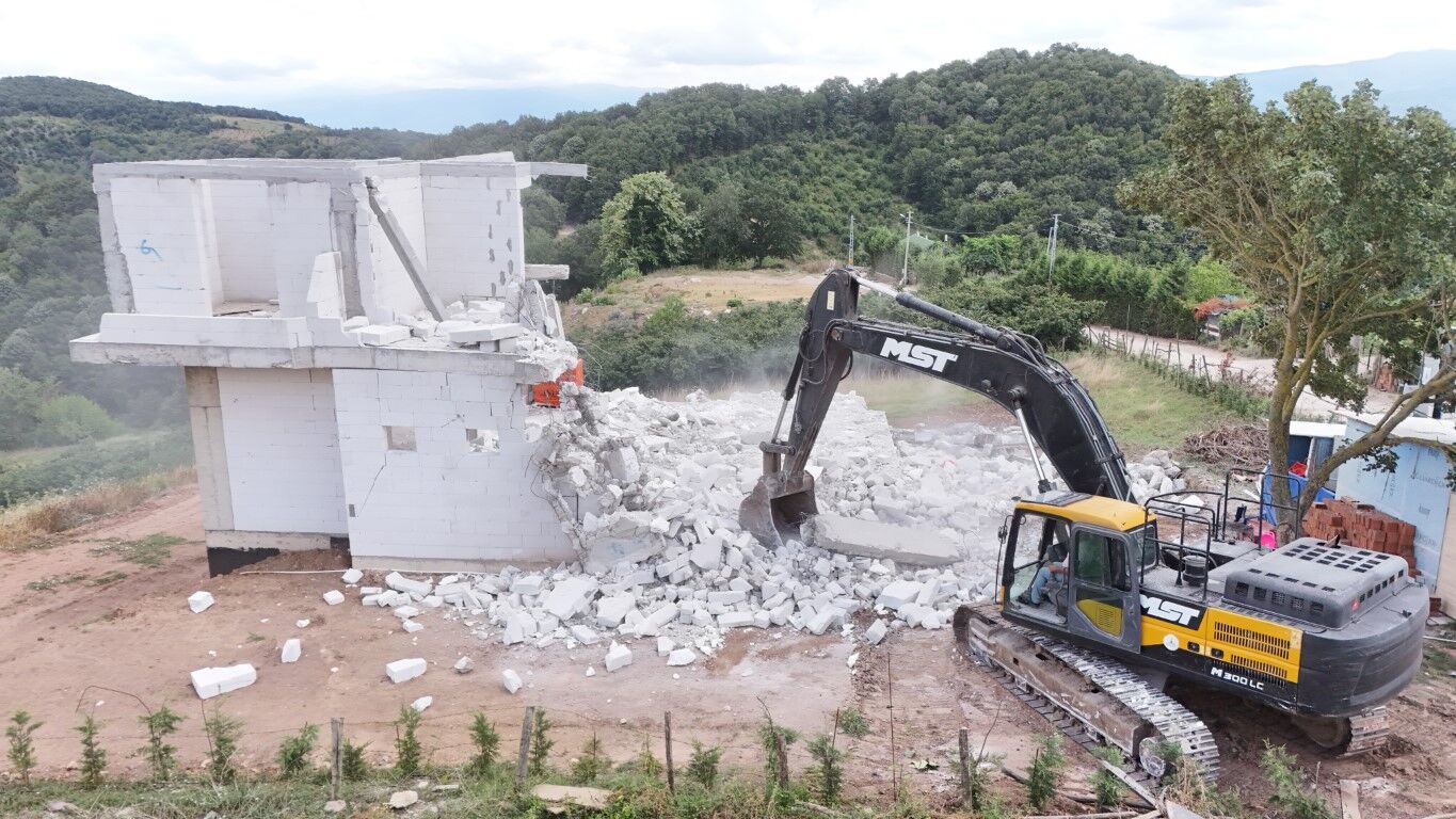 Kartepe'de Ruhsatsız Yapılara Geçit Yok (4)