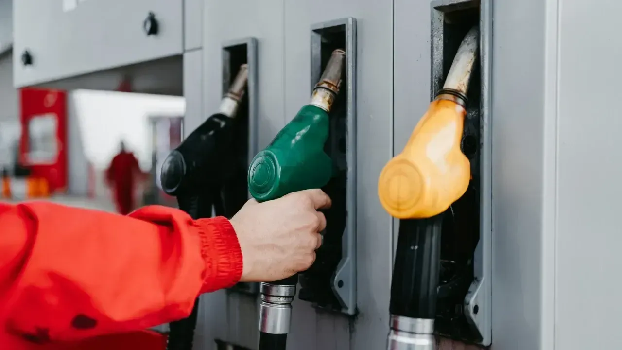 Motorine Bir Zam Daha Sakaryada Fiyatlar 7851 Tlye Yukseldi
