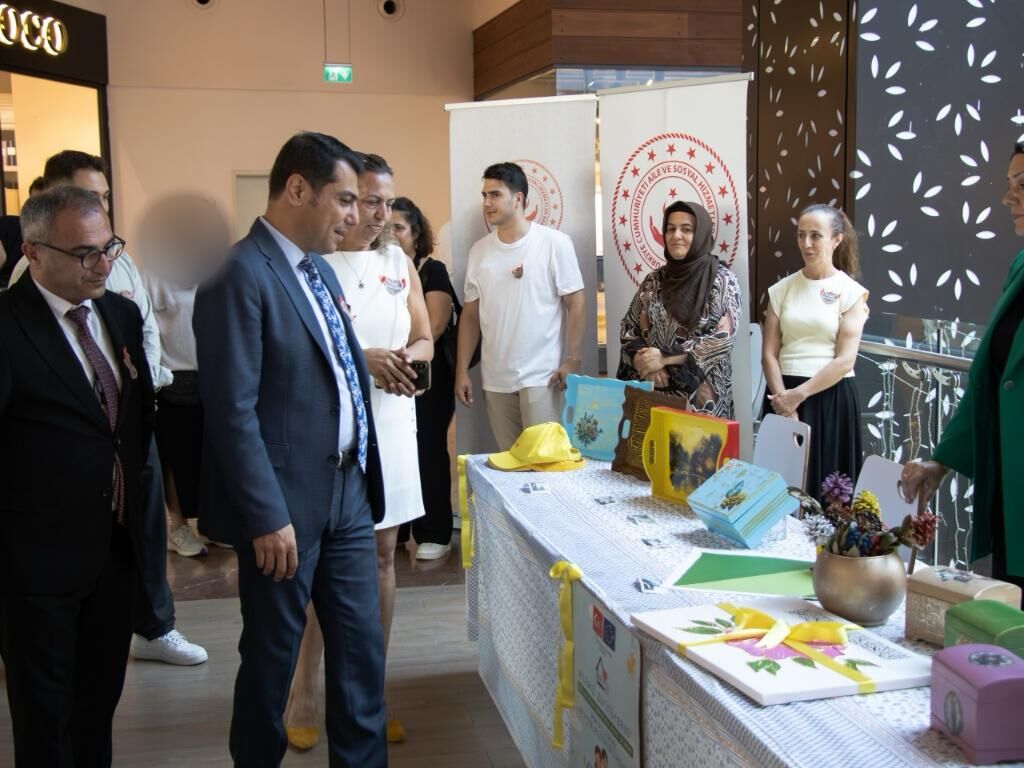 İzmit Çocuk Evleri'nden Sanat Dolu Sergi: 