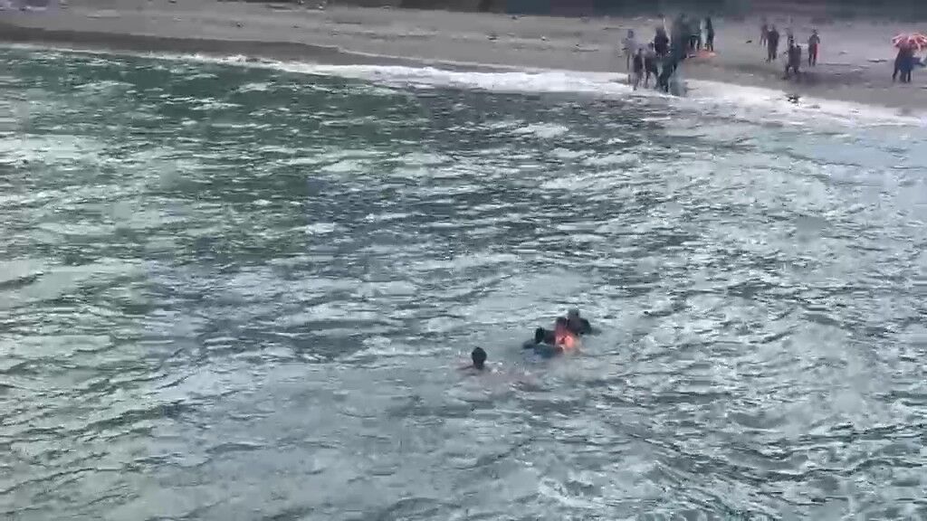 Kandıra’da Boğulma Tehlikesi Geçiren Baba Ve Çocukları Kurtarıldı-1