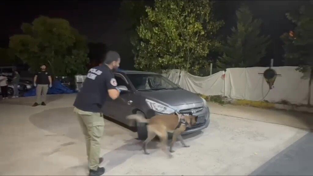 İzmit’te Narkotik Operasyonu: Otomobil Koltuğunun Altından Esrar Çıktı-2