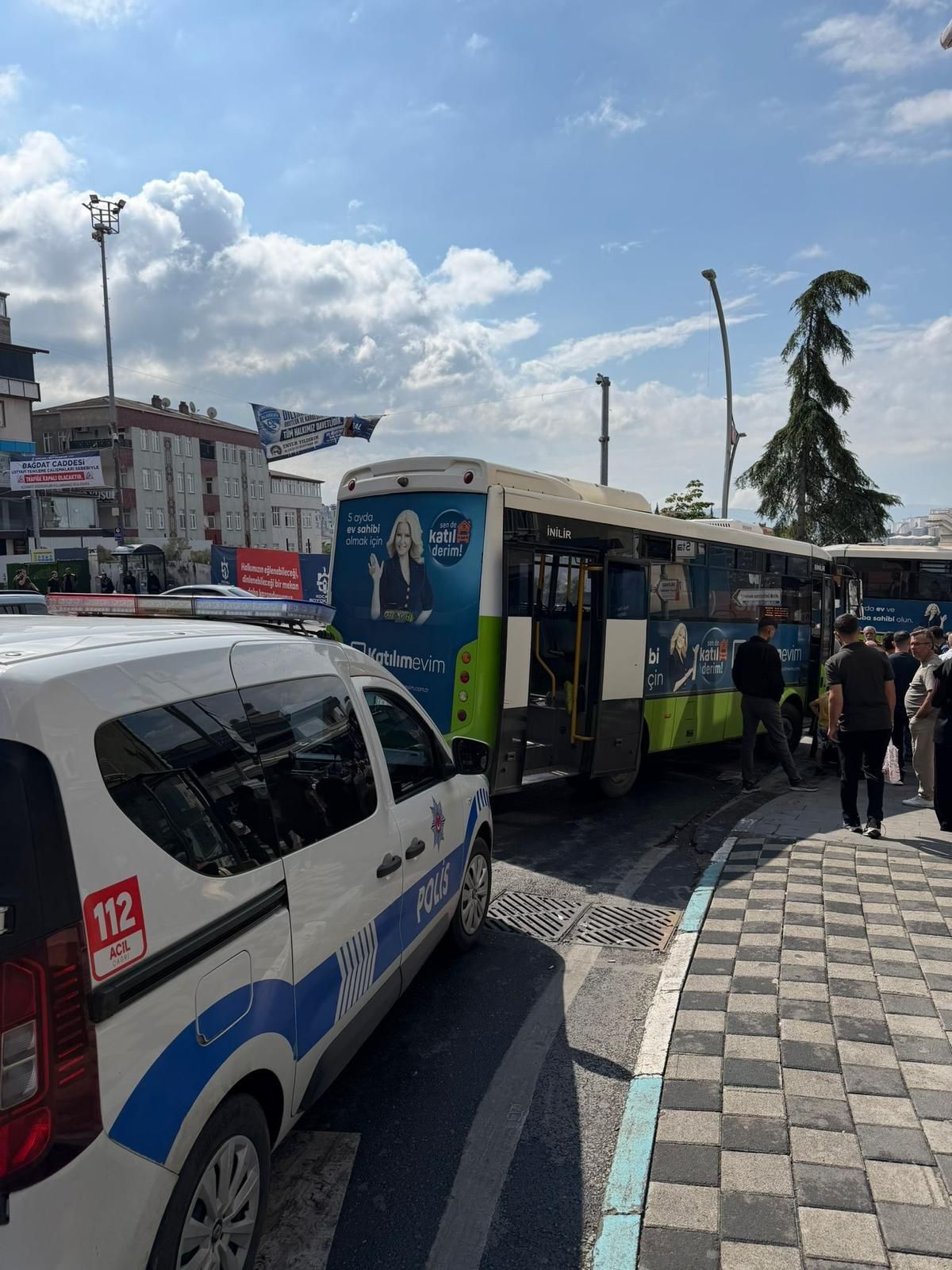 Dilovası’nda 65 Yaşındaki Kadını Darp Etti, Polis Otosuna Kaza Yaptırdı-3