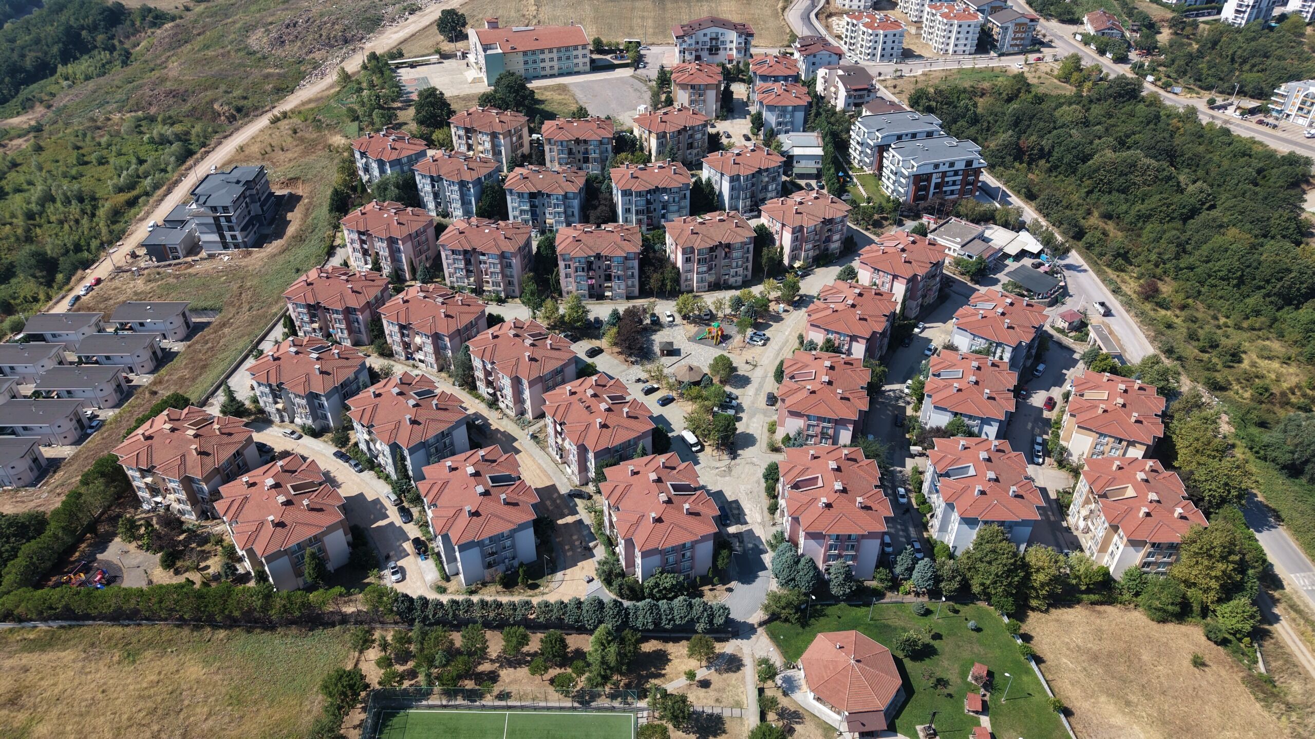 Başiskele’de Altyapısı Tamamlanan Yollar Yenileniyor7