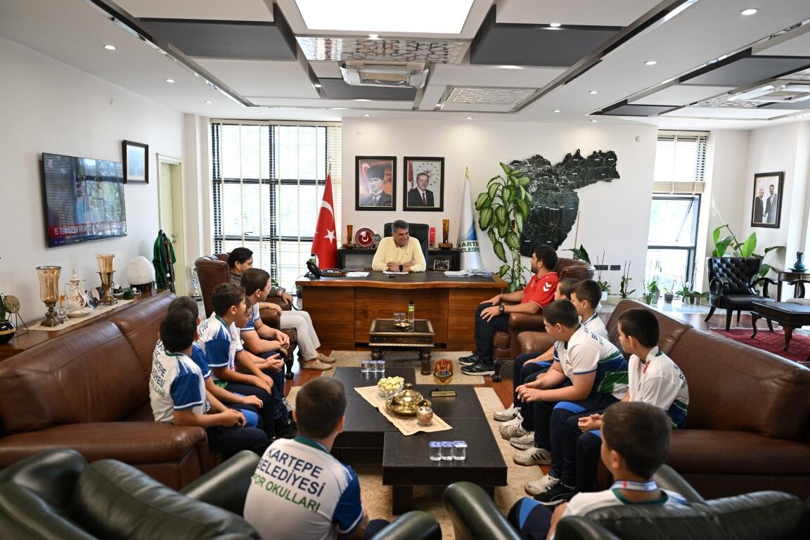 Başkan Kocaman, Şampiyon Güreşçilerle Buluştu (2)
