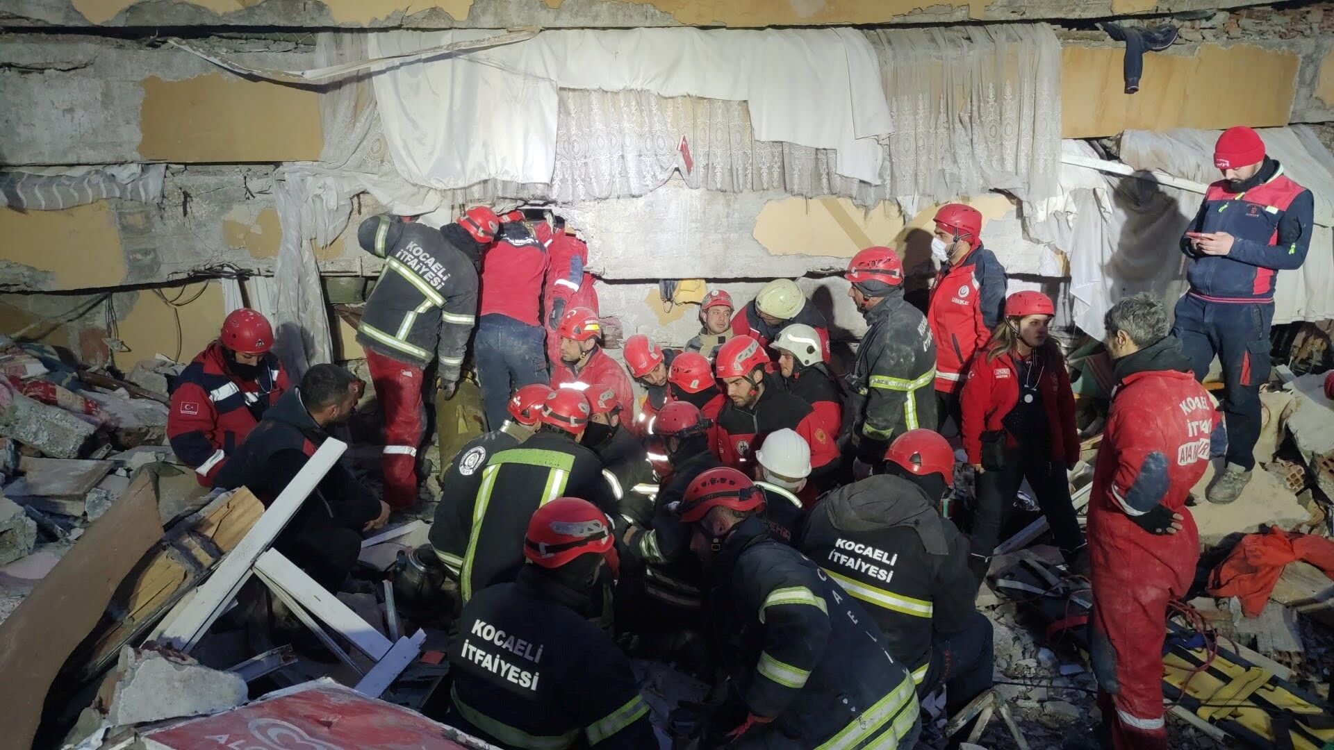 Büyükşehir, Kocaeli’yi 17 Ağustos’un Izlerinden Arındırdı (1)-1