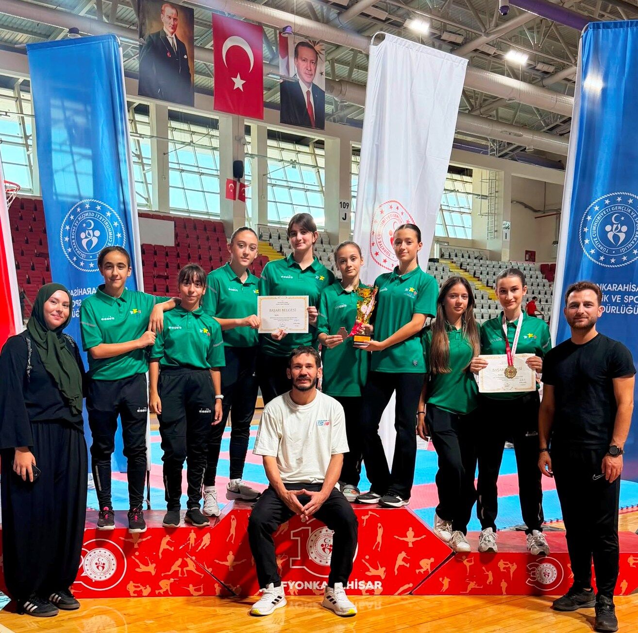 Eli̇f Ecri̇n Baharoğlu Ve Kocaeli̇ İl Karmasi Takimi Türki̇ye Üçüncüsü 1