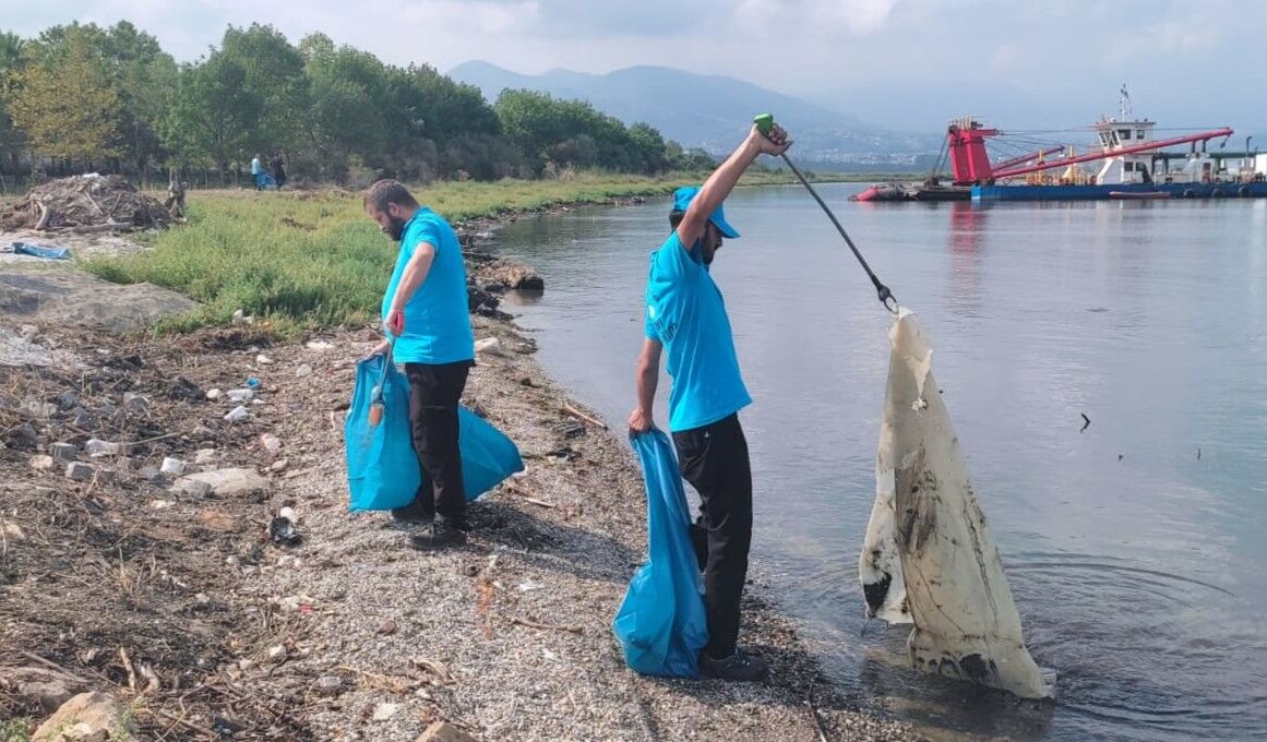 Kocaeli’nin Kıyı Şeritleri 10 Ton Atıktan Arındırıldı (2)