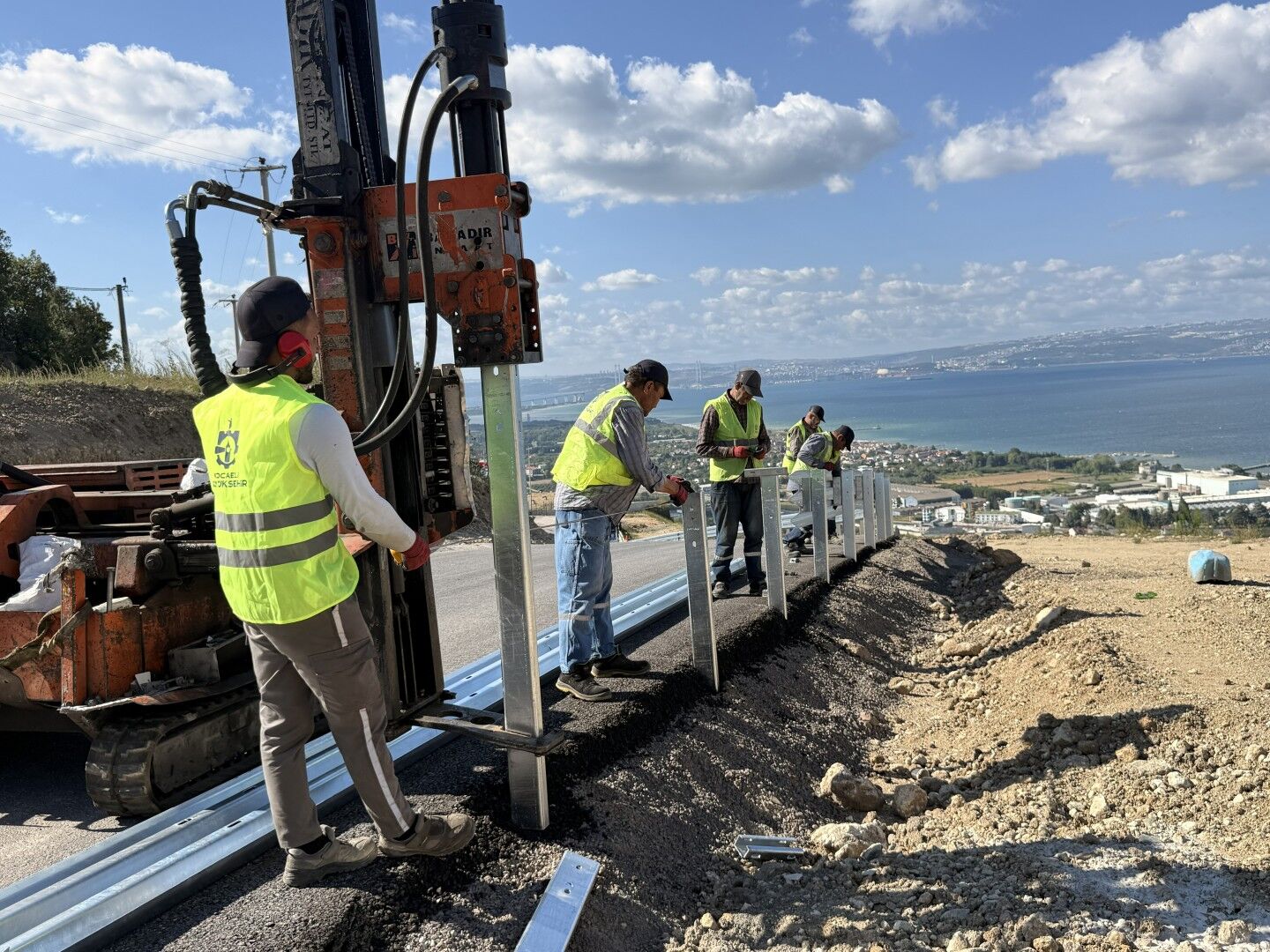 Otokorkuluklarla Yol Güvenliği Artırılıyor (2)