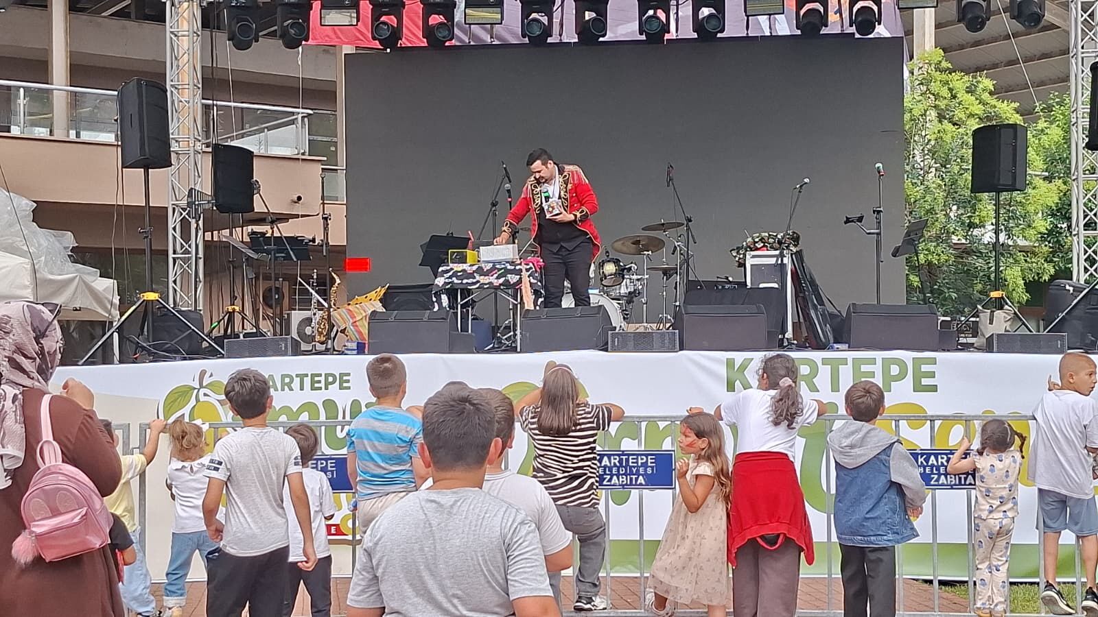 KARTEPE ARMUT ŞENLİĞİ MAŞUKİYE KÜLTÜR PARKI’NDA KAPILARINI AÇTI-2