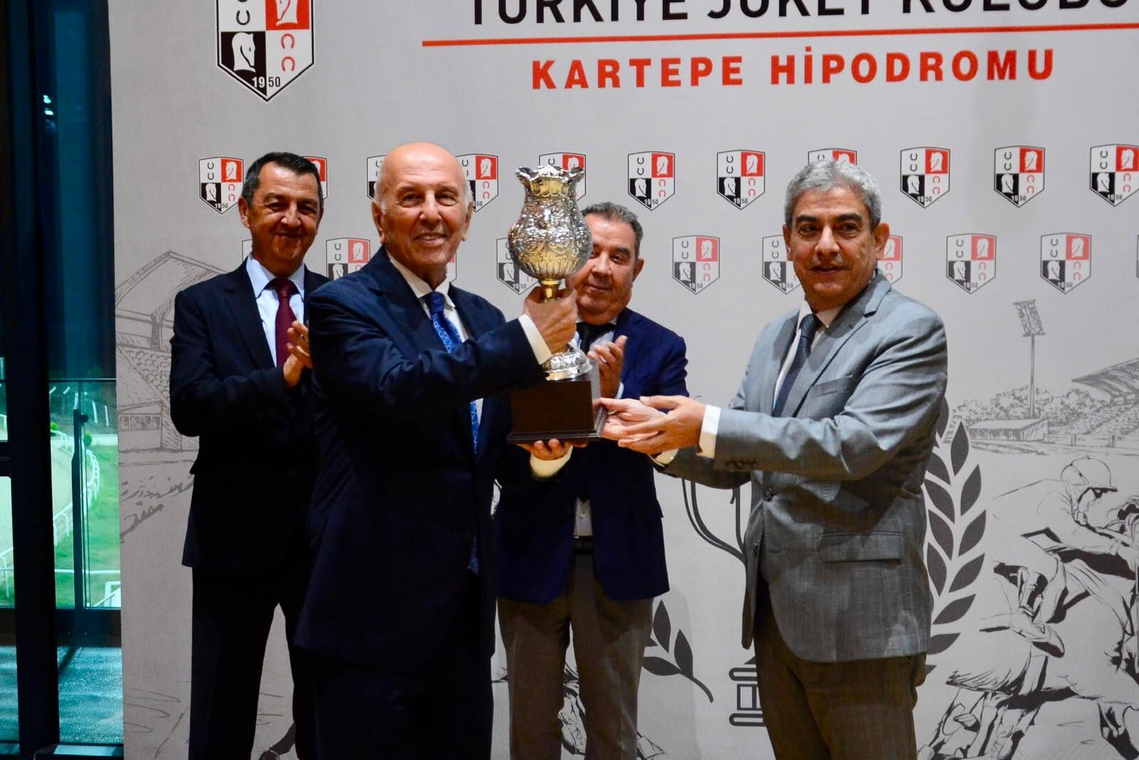 Vali İlhami Aktaş Vatandaşların Taleplerini Dinledi: "Devletimizin Kapısı Herkese Açık"