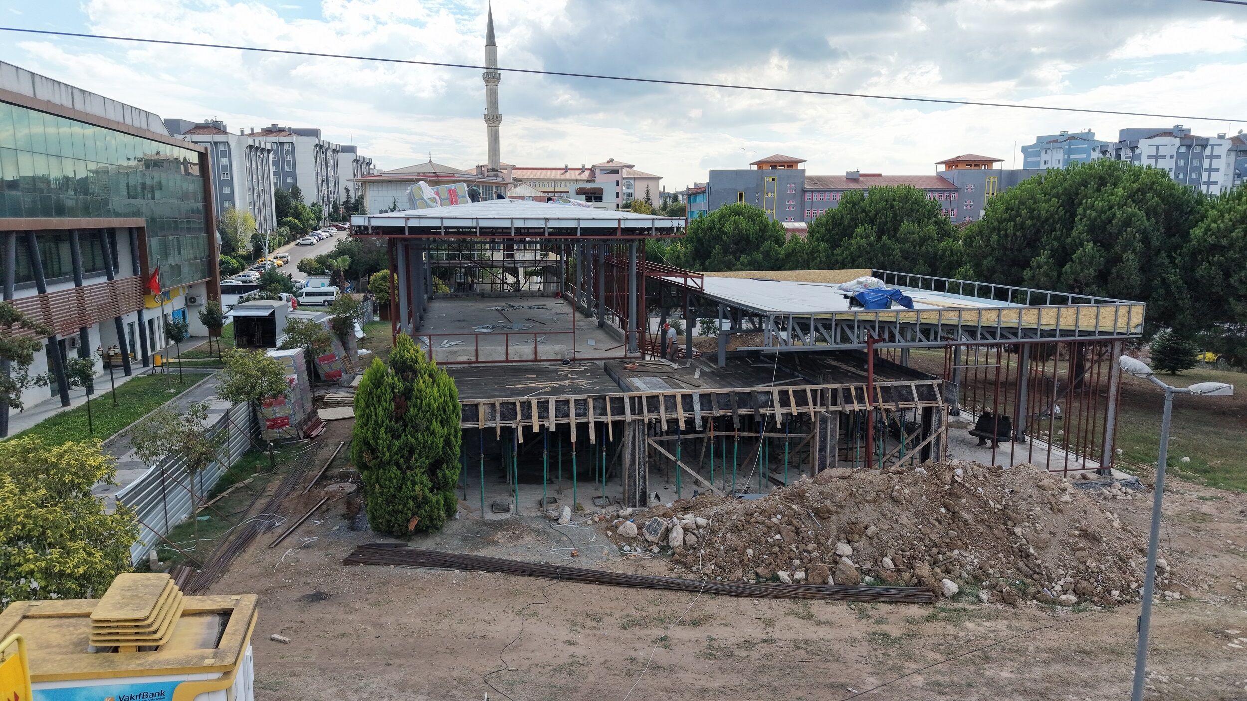 Çayırova Cumhuriyet Mahallesi’ne Yeni Kitap Kahve Yükseliyor-1