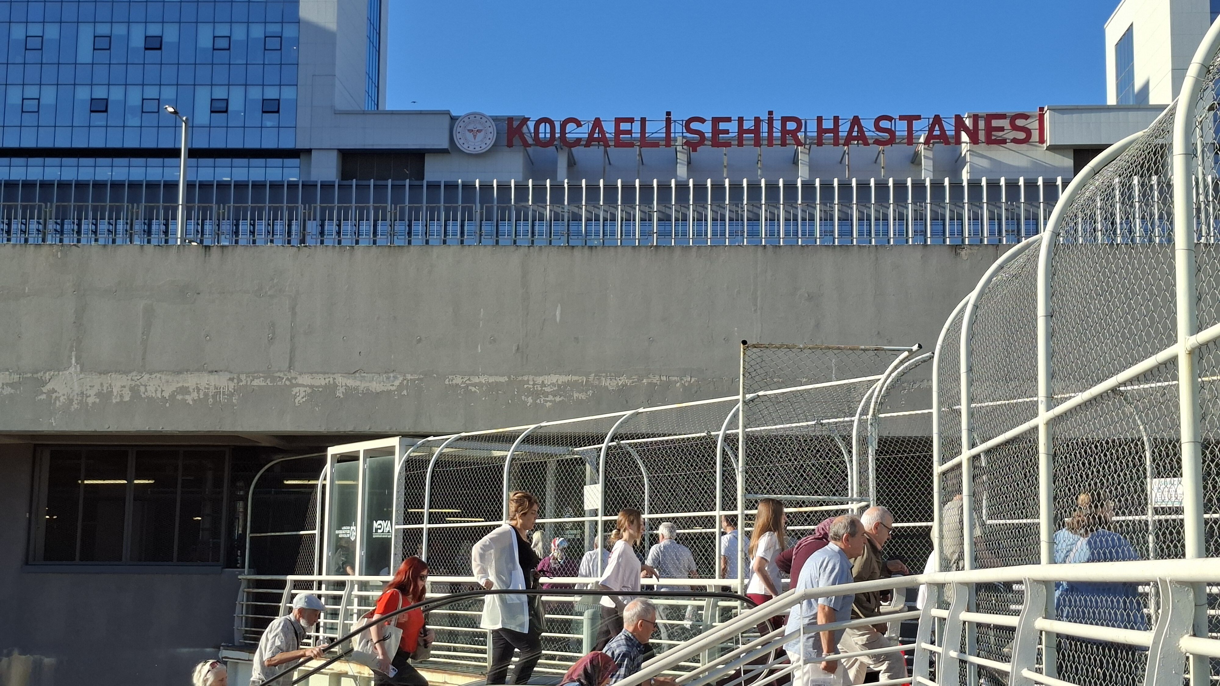 Kocaeli Şehir Hastanesi Tramvay Durağındaki Yürüyen Merdivenler Çalışmıyor-2