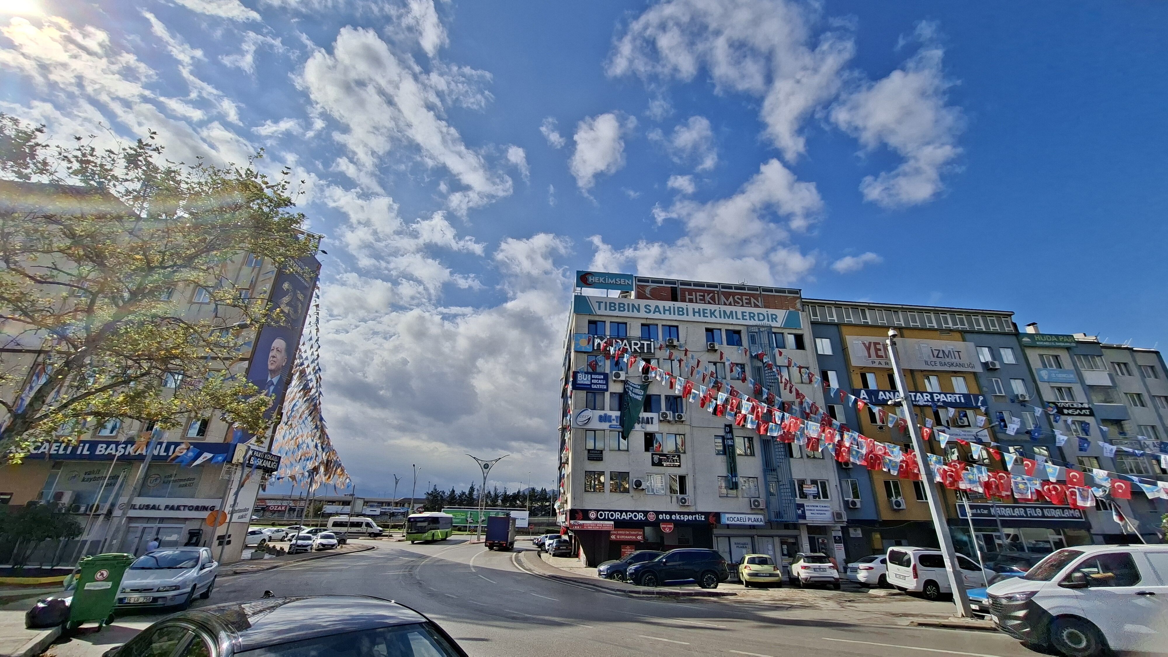 İzmit’te O Sokak Artık ‘Siyaset Sokağı’ Oldu-2