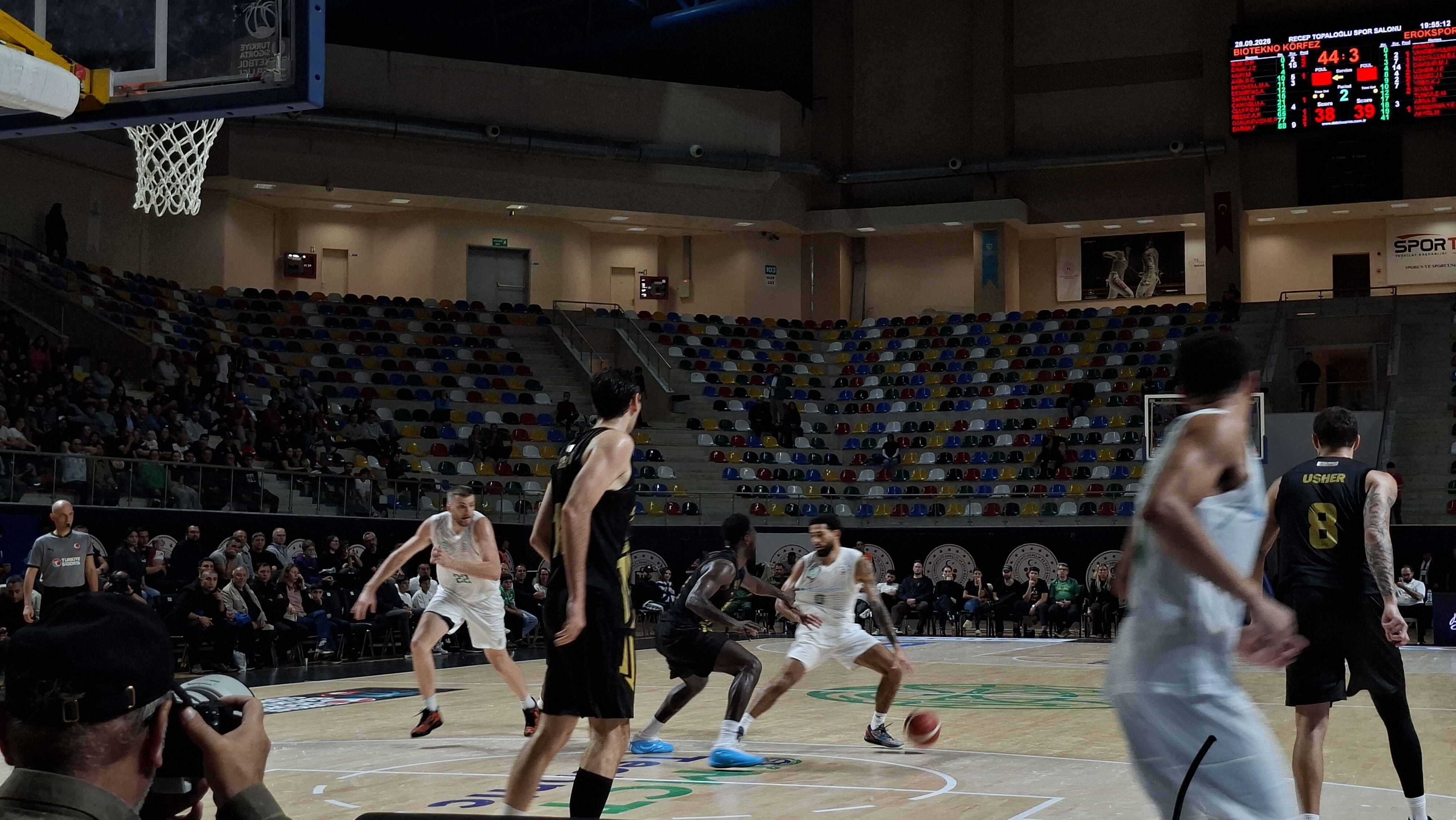 Biotekno Körfez Basket, Erokspor karşısında ilk yarıyı önde tamamladı!-1