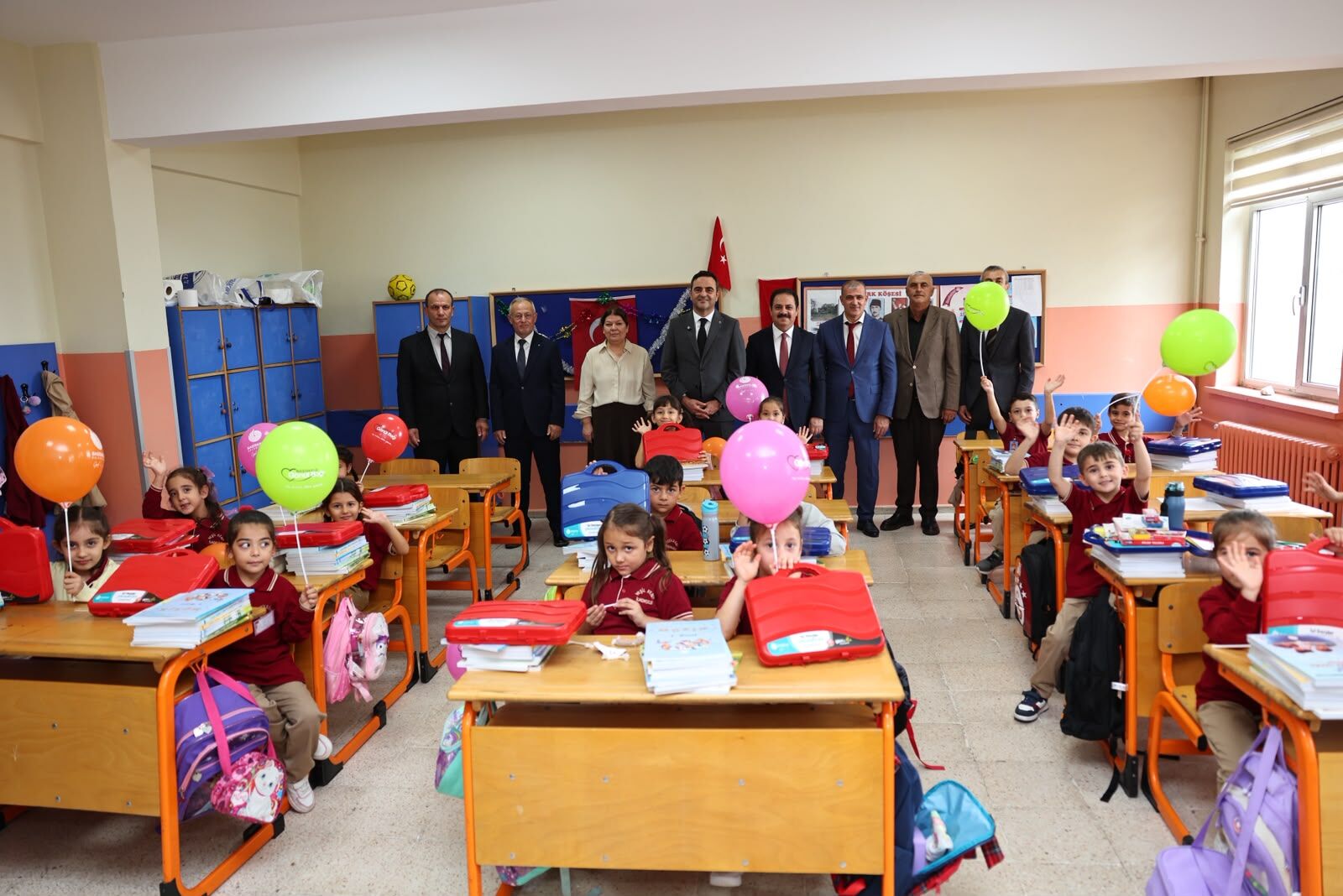 BAŞKAN ÖZLÜ’DEN BAŞİSKELELİ ÖĞRENCİLERE KIRTASİYE DESTEĞİ-3